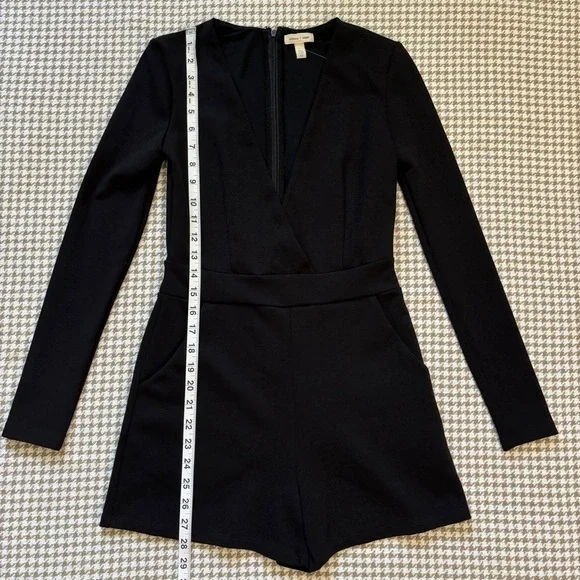 Urban Outfitters | Silence + Noise Deep V Romper - Picture 13 of 16